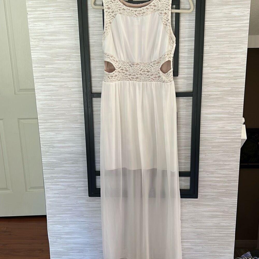 Ivory Lace sheer sleeveless dress size L Junior maxi dress